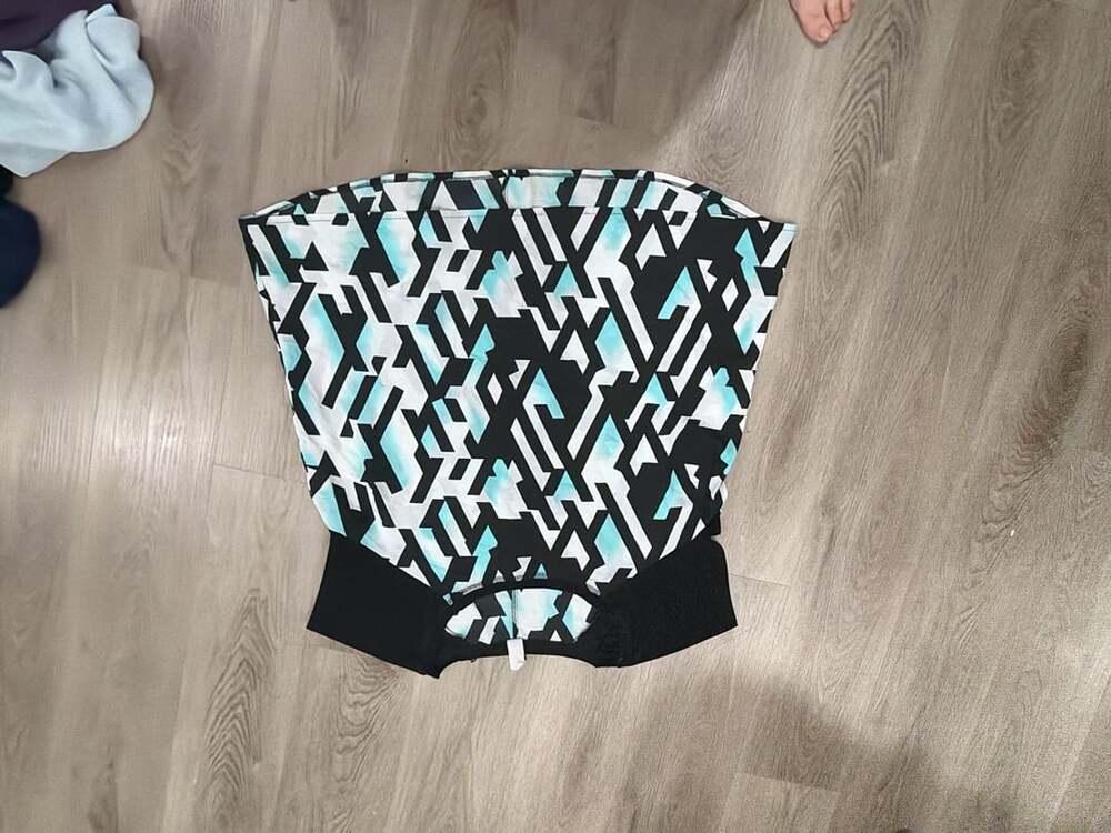 Avenue Blouse Size 3X Geometric Geometric Black Teal Sleeveless Top
